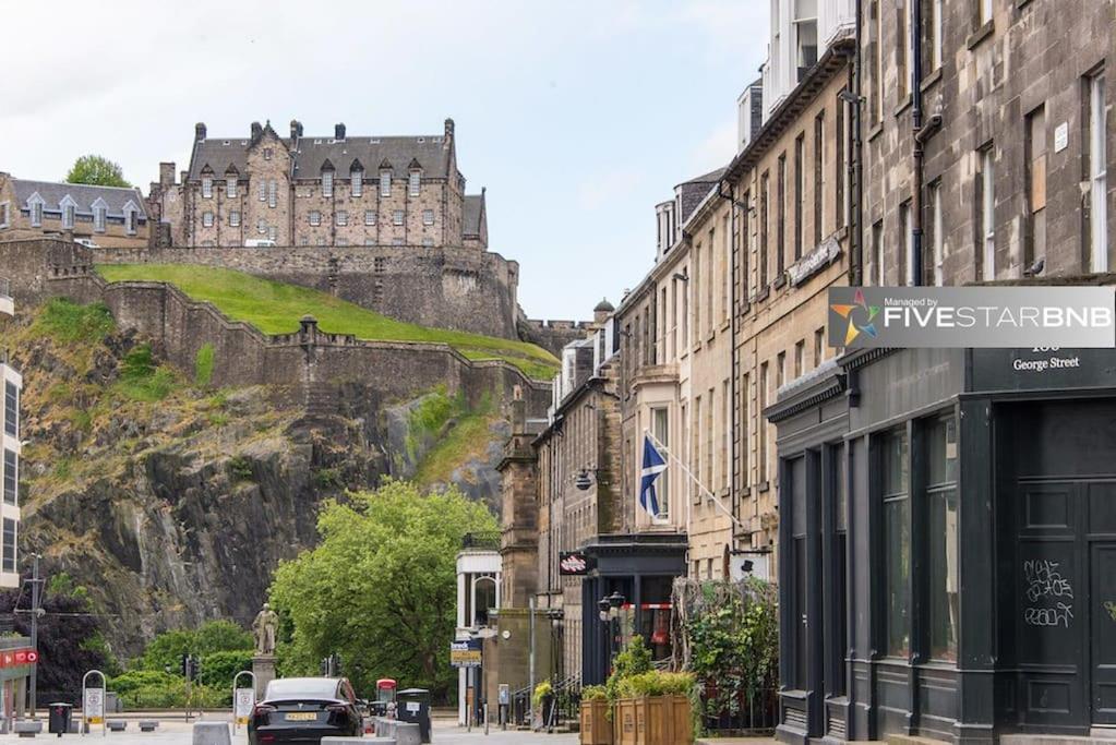 Cool Urban Apartment With Stunning Castle Views Edinburgh Exterior photo
