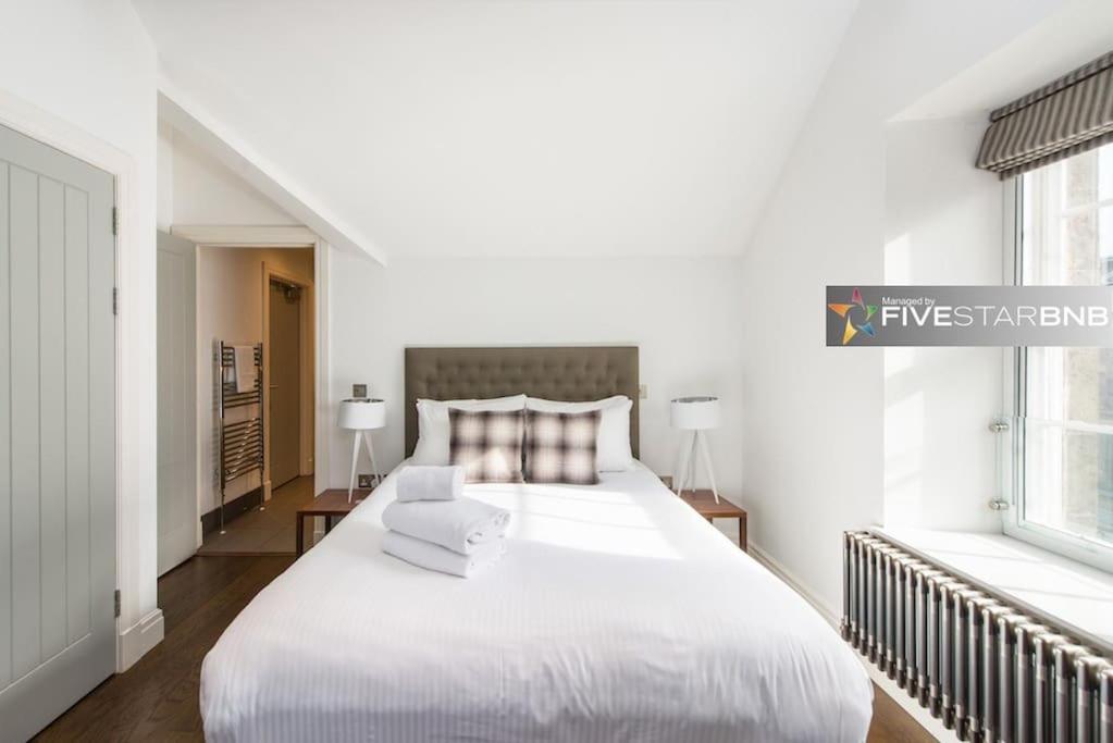Cool Urban Apartment With Stunning Castle Views Edinburgh Exterior photo